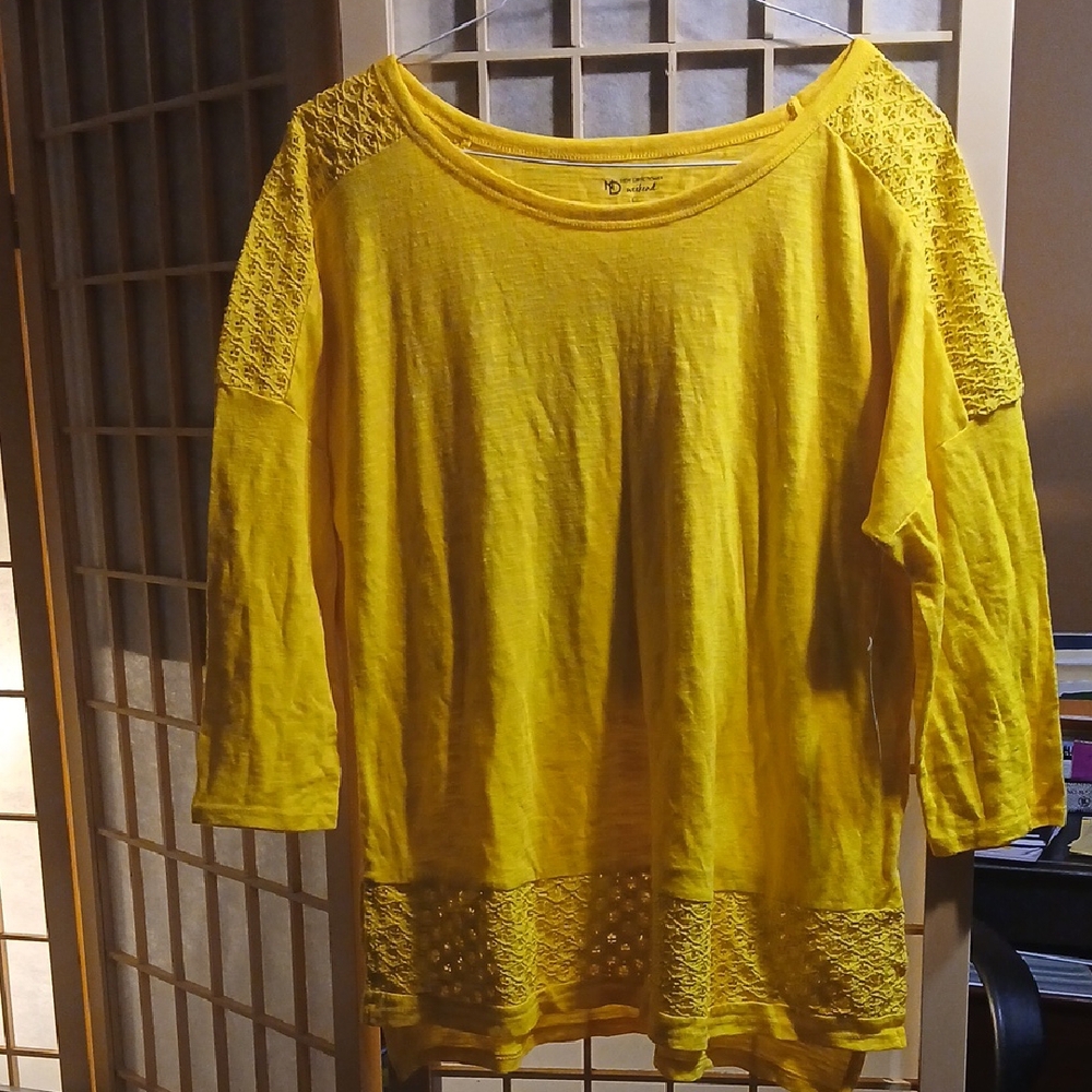 New Directions Yellow 3/4 Sleeve Boxy Blouse